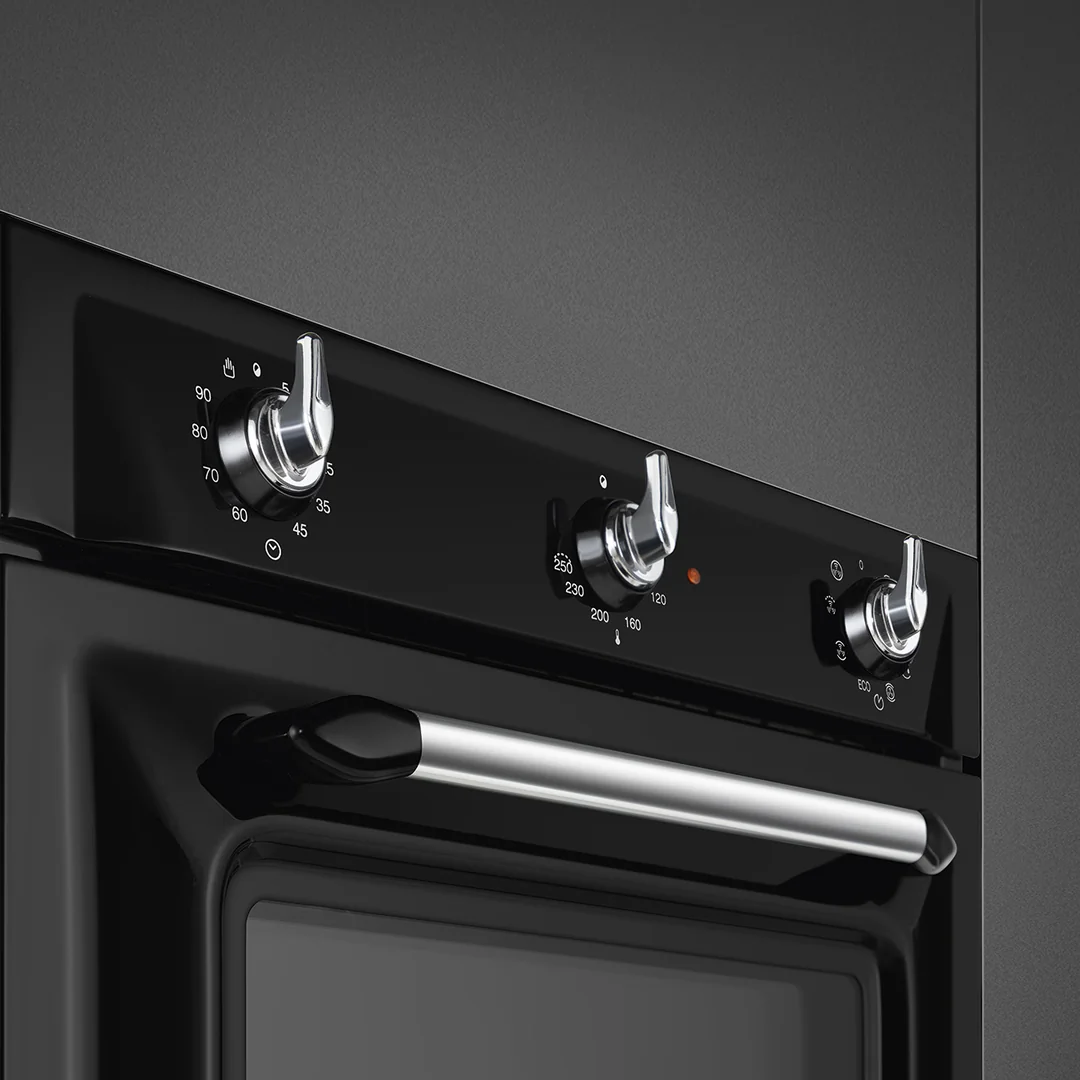 Four Victoria 60 cm Vapor Clean SMEG – Noir – Image 4